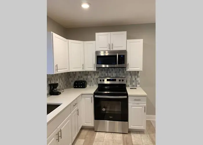 Luxury Private Home In The Heart Of Niagara Falls