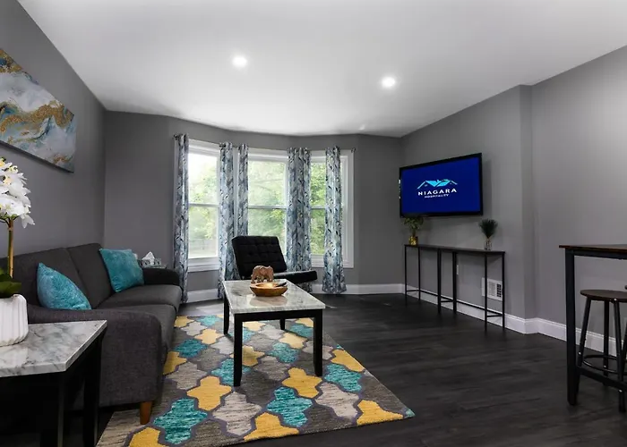 Quaint 1 Bedroom Apartment Sleeps Near Niagara Falls & Casino