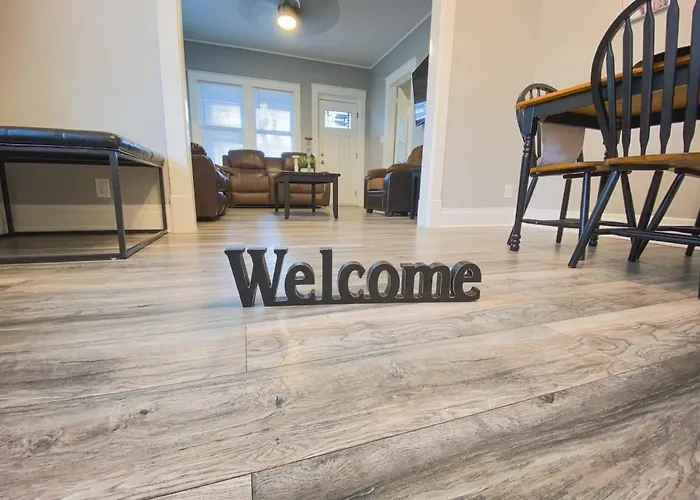 Large 6Br, 2 Bath In Niagara Falls