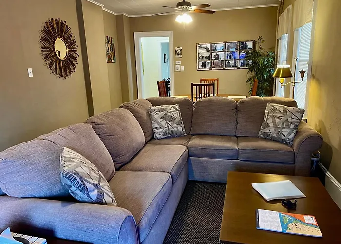 Great Gorge Guesthouse: Falls-View Retreat Near Downtown Attractions